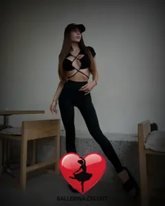 Julia — photo 3